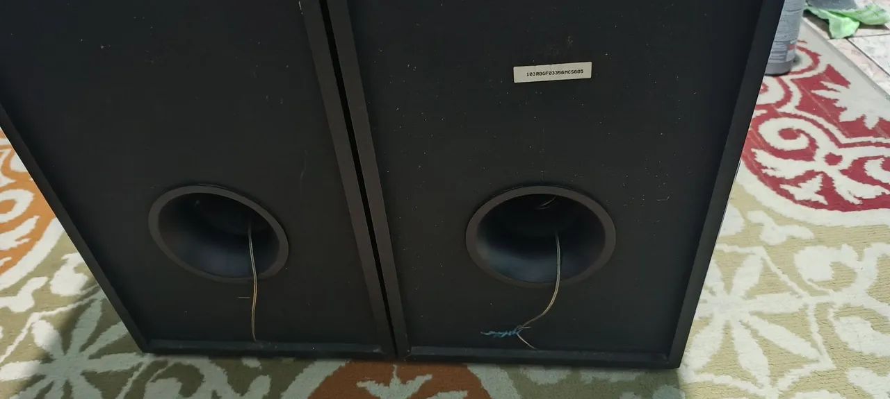 PAR DE CAIXAS DE SOM LG METAL BASS PINTADAS COM 560 WATTS RMS DE POTÊNCIA.  - Foto 2