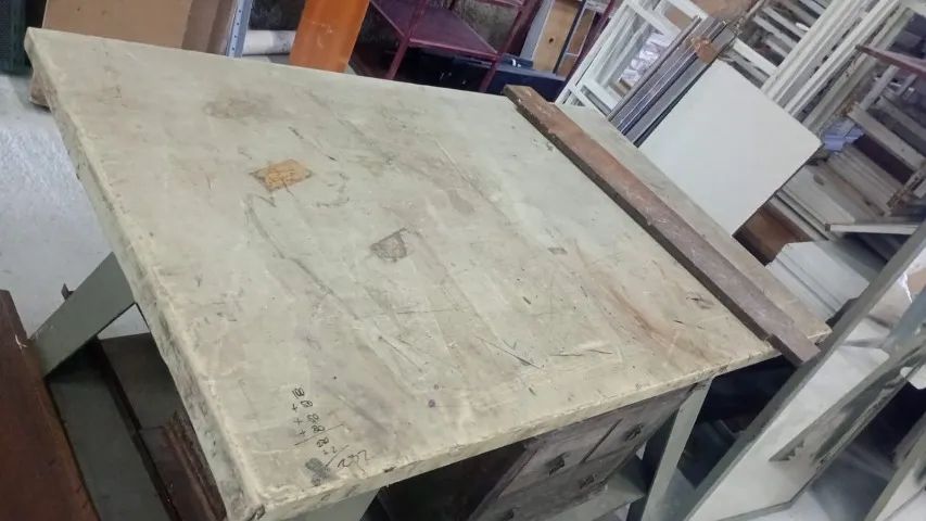 Mesa de Ferro com Tampo de Madeira- Super Resistente - Foto 4