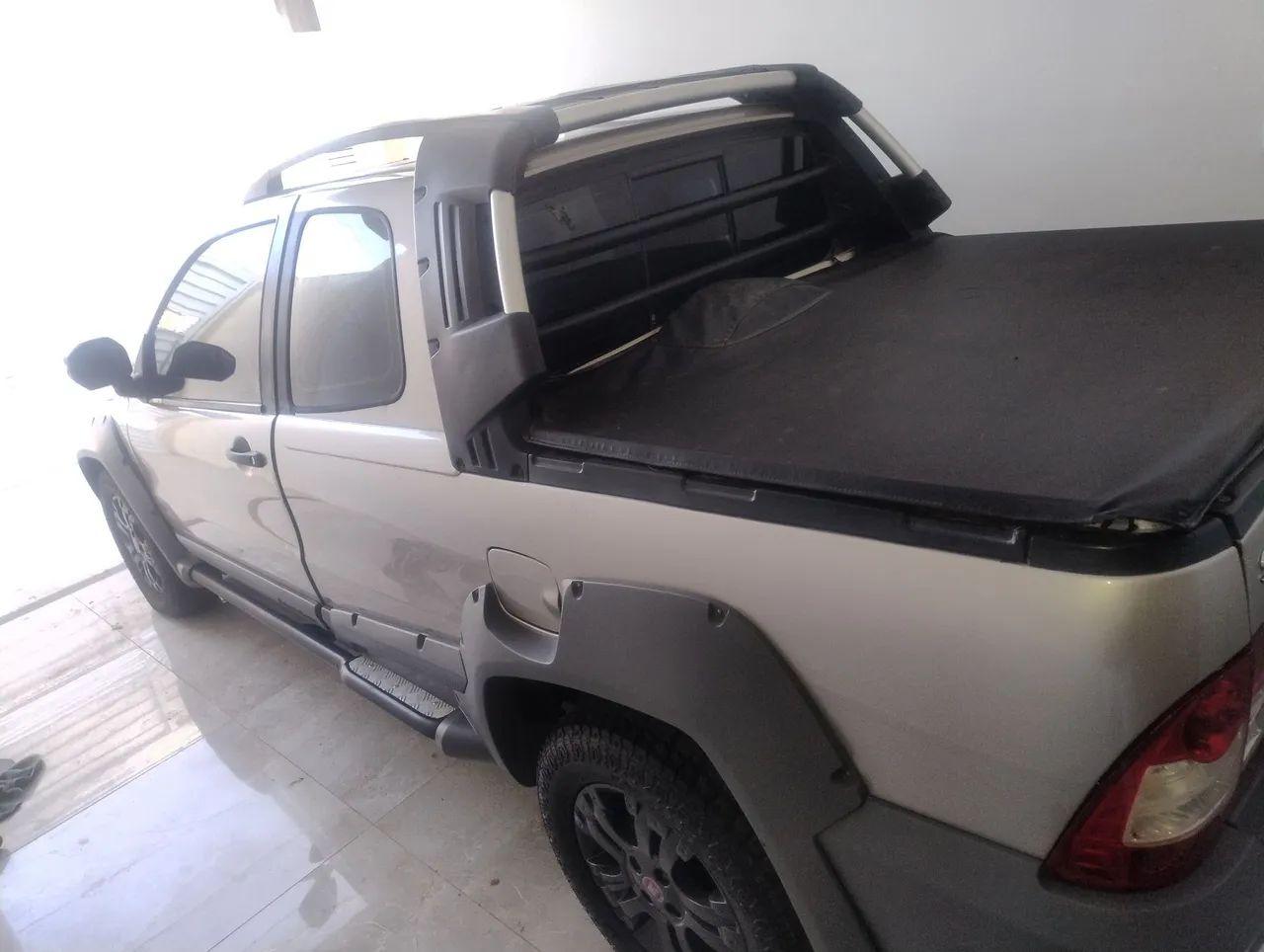Fiat Strada Adventure1.8/ 1.8 Locker Flex CD 2012 - Foto 2