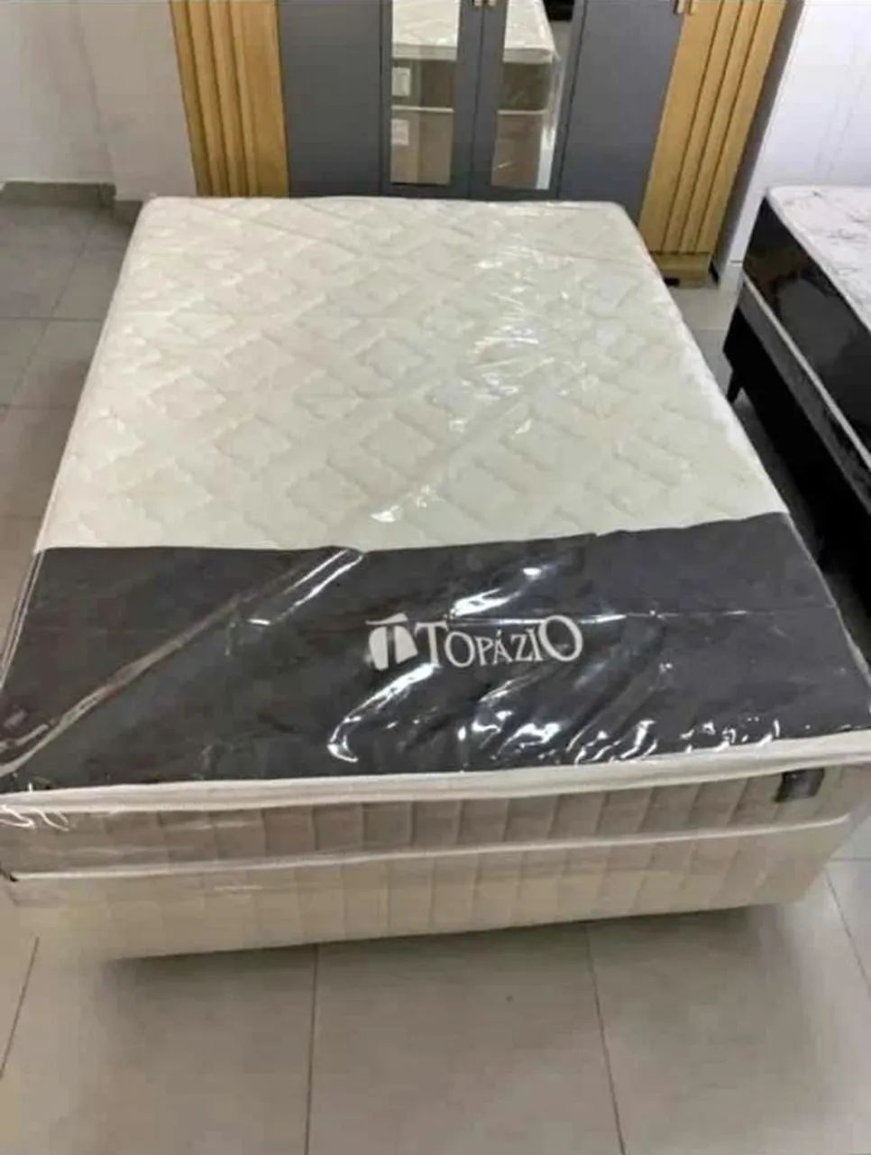Cama de casal base e colchão lacrado na embalagem 
