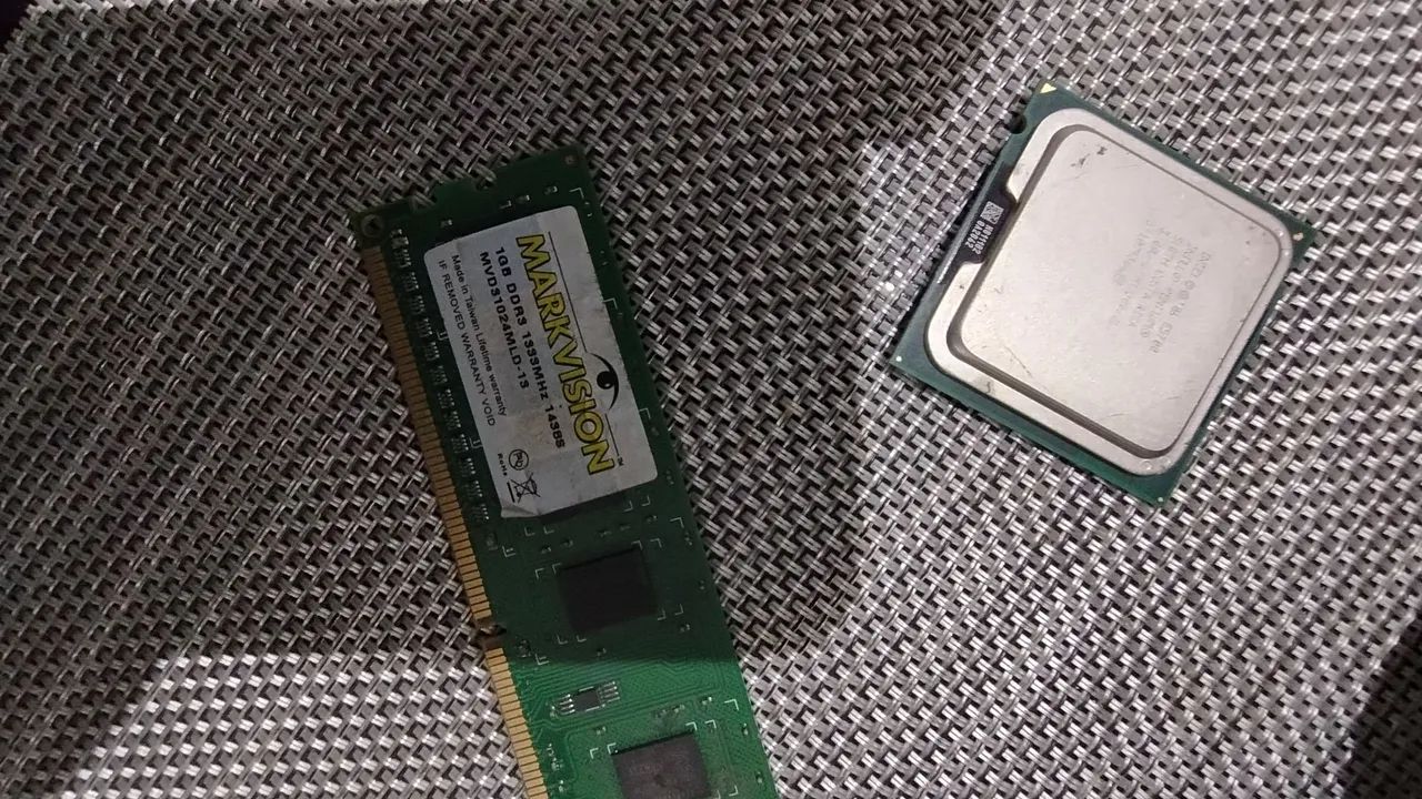 Vendo 2 processadores, 2 cooler e 1 memória. - Foto 4