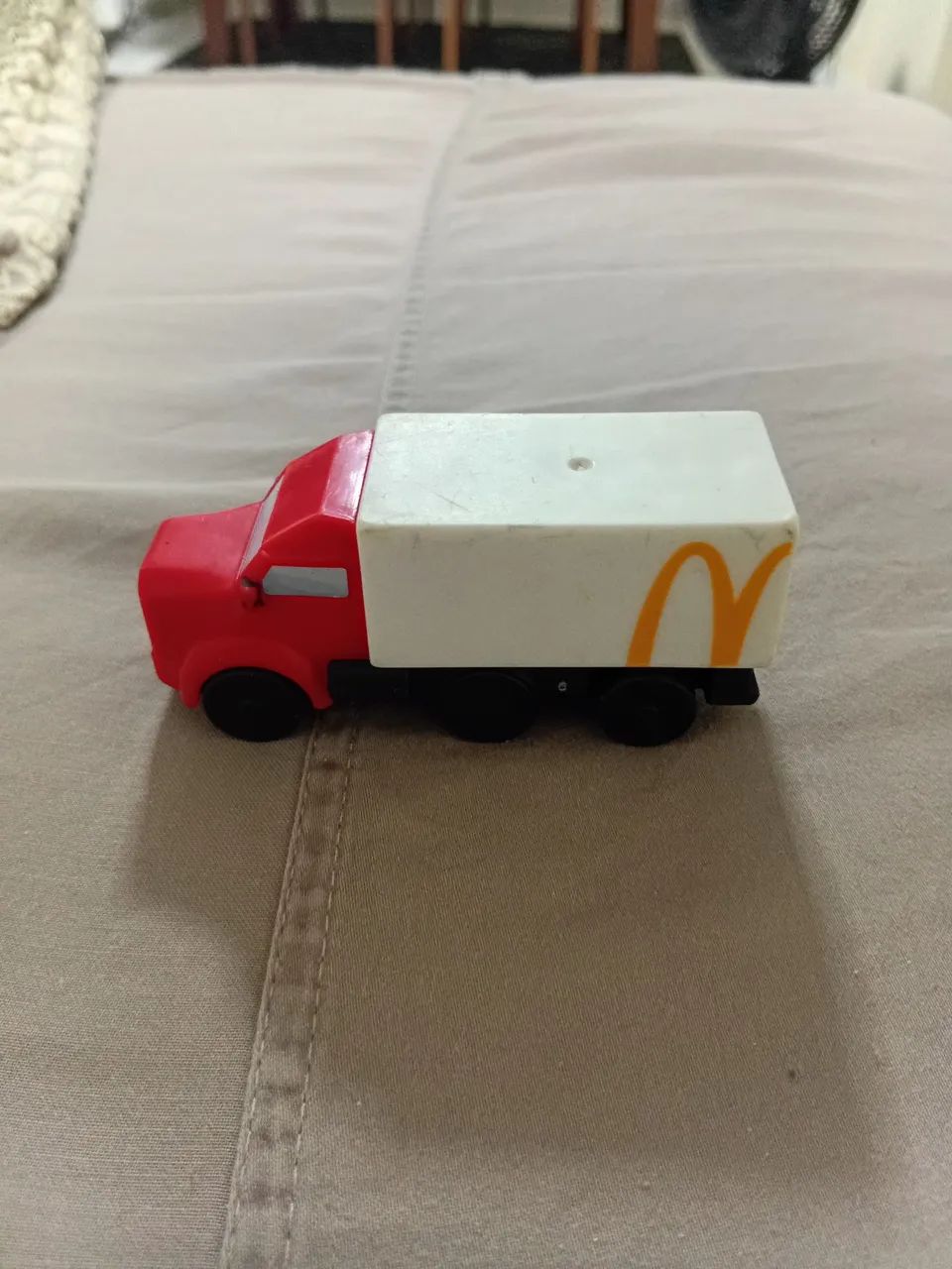 Miniatura Caminhão Mc'Donalds  - Foto 3