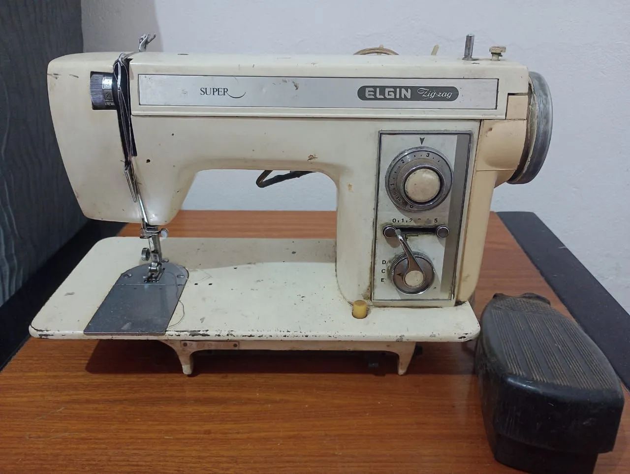Máquina de costura  - Foto 2