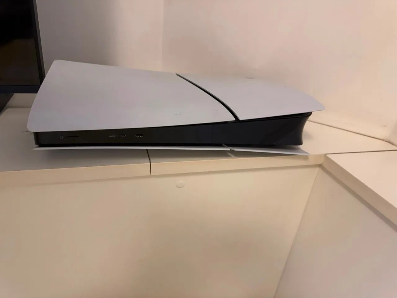 PS5 slim com 2 controles - Foto 2