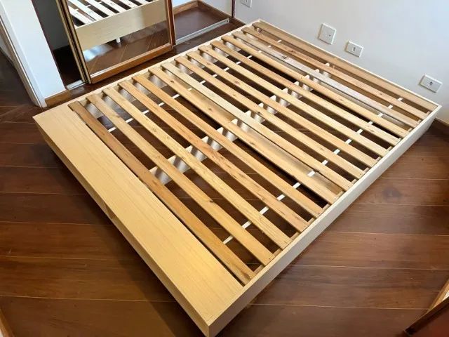 Estrutura de Cama Queen em Madeira da Tok Stok