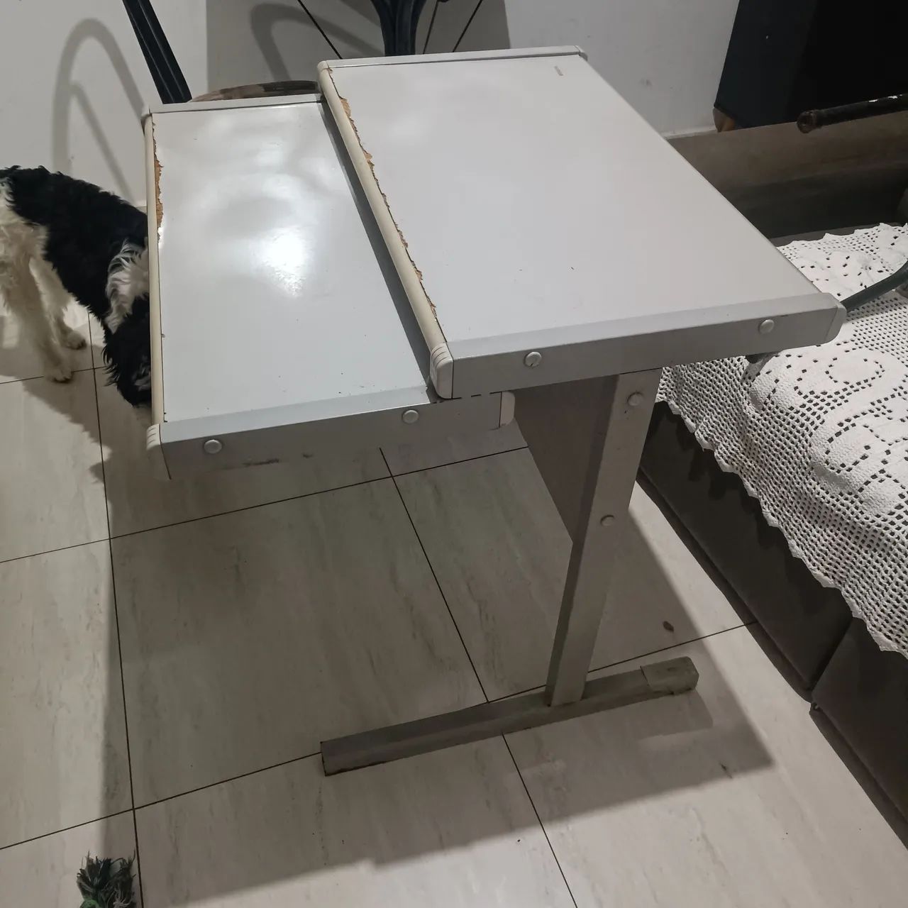 Mesa para Computador Branca/Escrivaninha Usada. - Foto 2