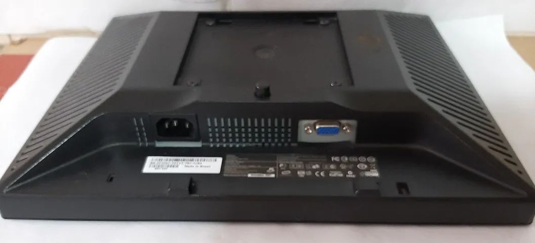 Monitor Dell Lcd E157fpc 15" Bivolt (Usado) - Foto 4