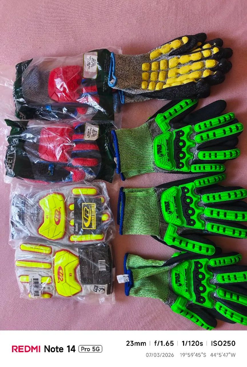 9 pares de Luva anti-impacto modelos diversos. 