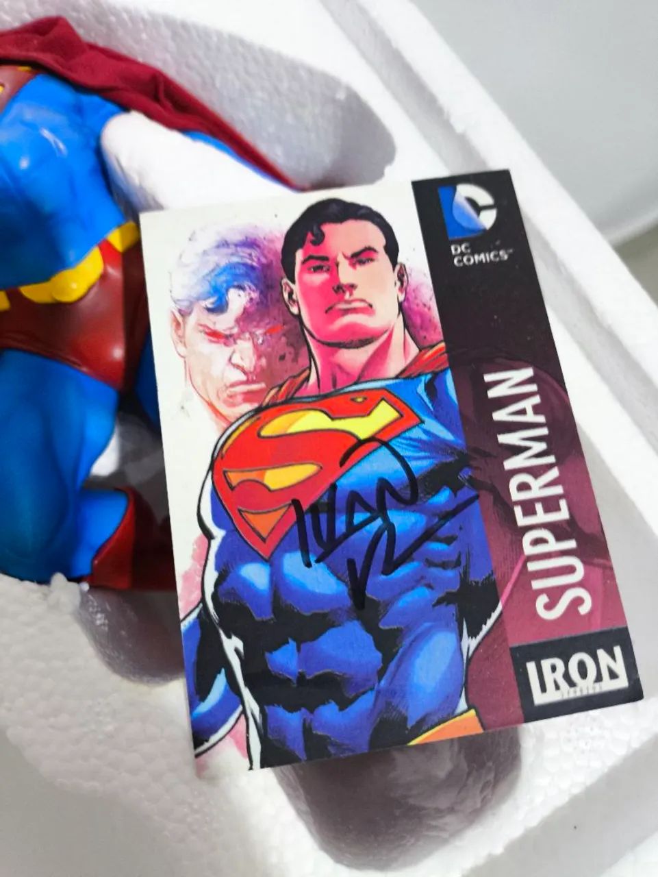 Estátua Superman Comics Exclusive 1/10 Iron Studios - Foto 2