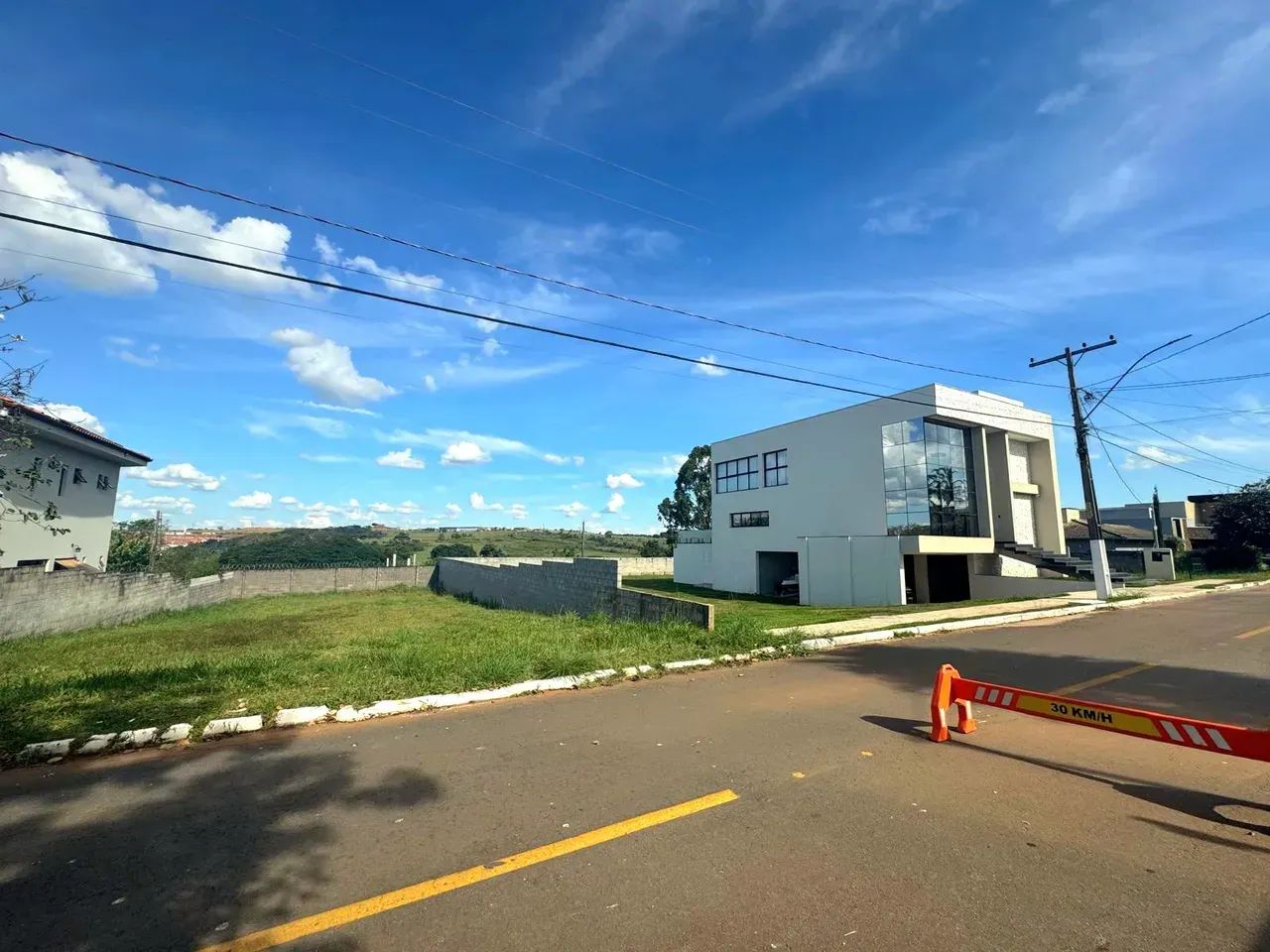 Oportunidade: Lote em condomínio fechado com com 594m² - Foto 3