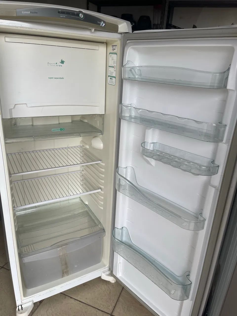 Vendo geladeira funcionando perfeitamente  - Foto 4