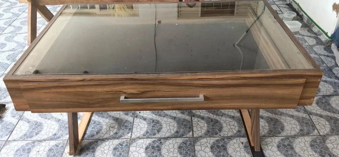 Mesa de mostruário com gaveta - Foto 4