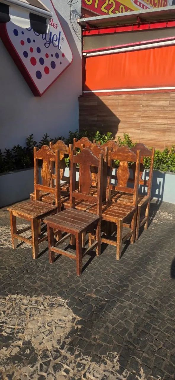 Cadeira de madeira 