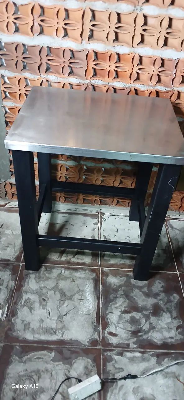 Mesa inox com pé de ferro  - Foto 2