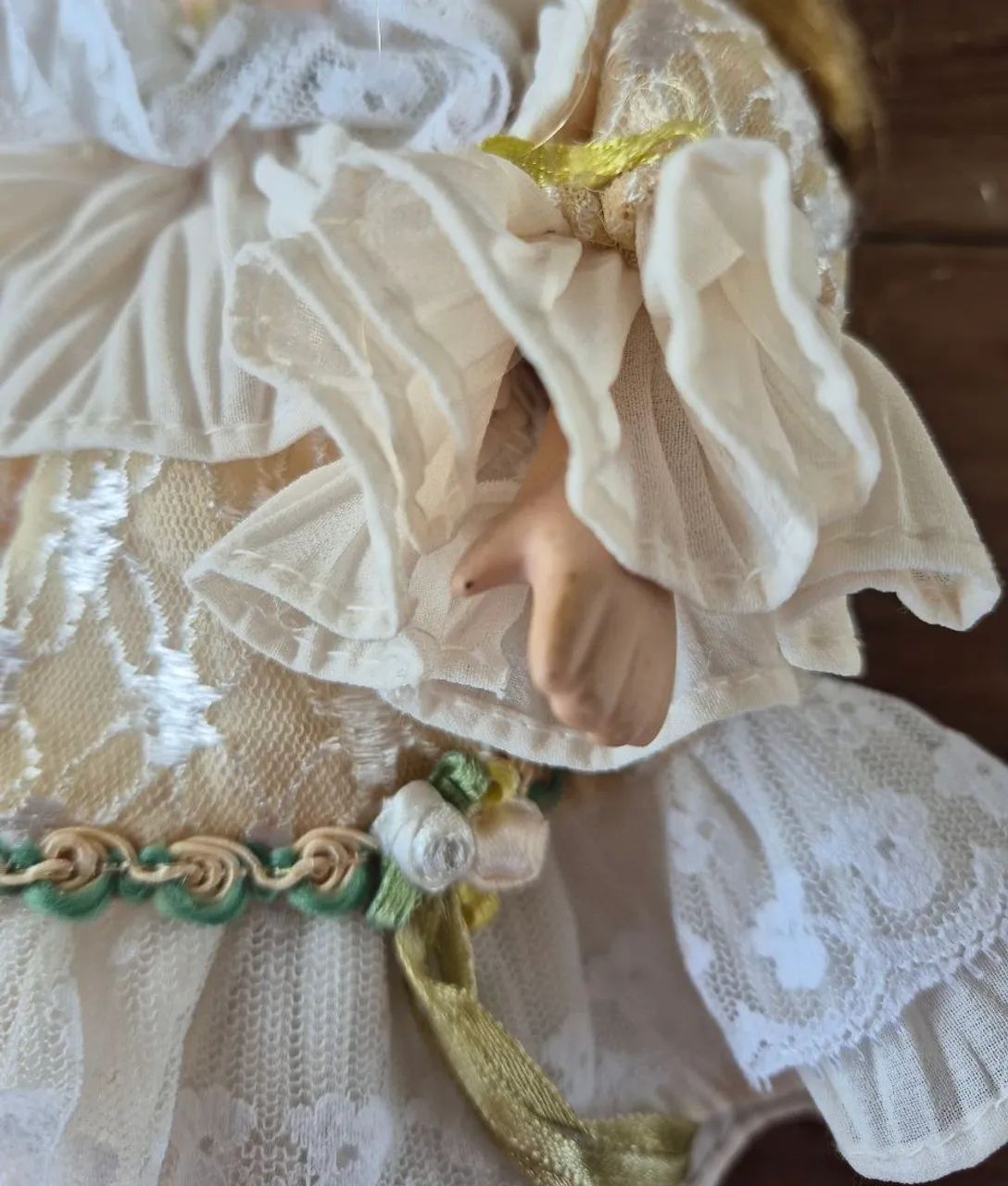 Antiga boneca de porcelana e tecido - Foto 4