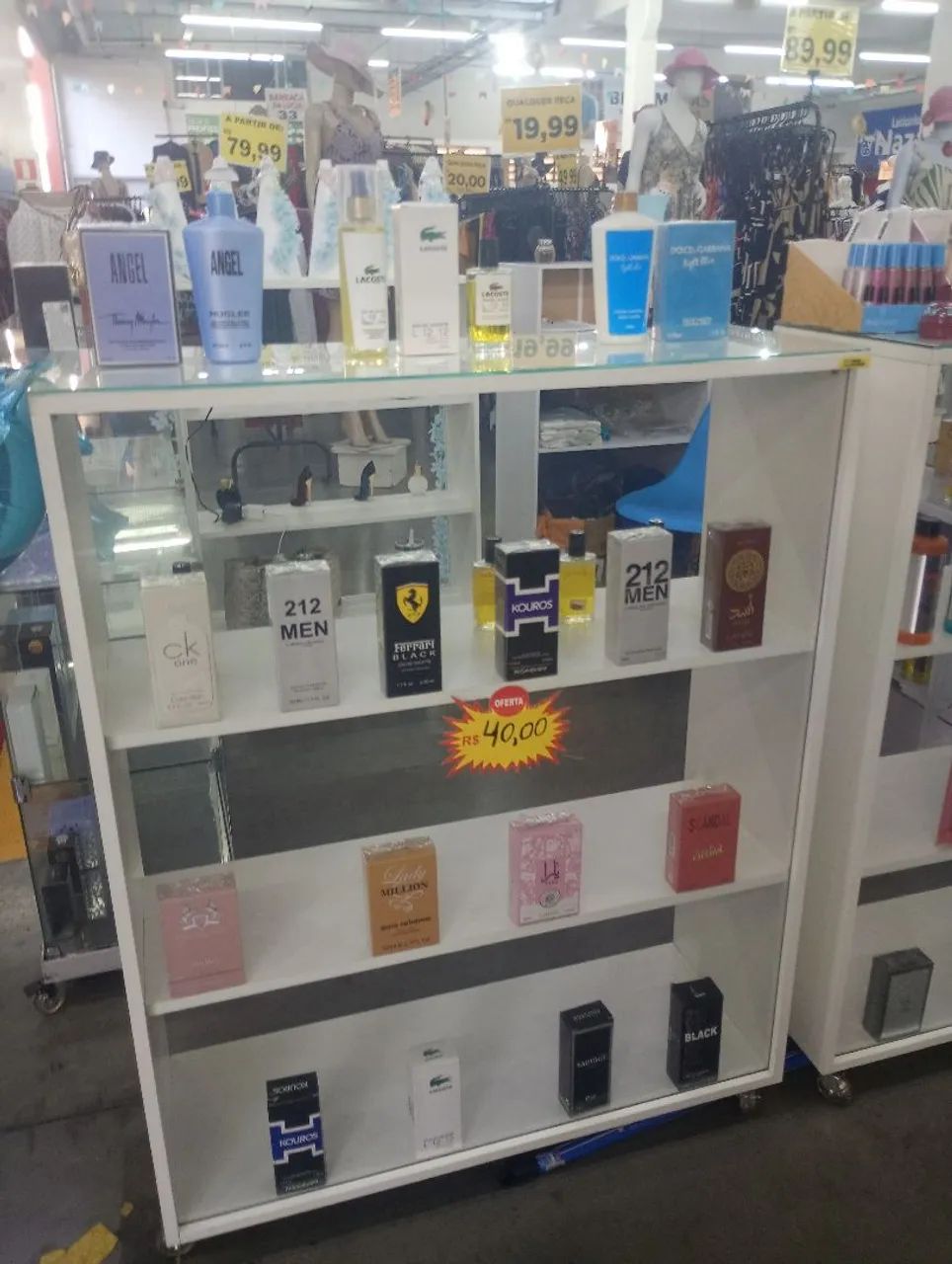 Loja de cosméticos toda montada com produtos  - Foto 3