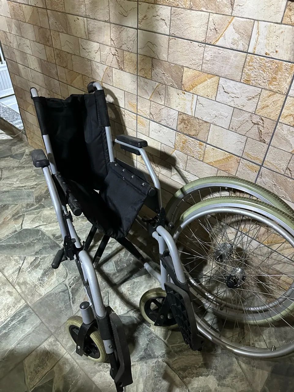 Cadeira de rodas  - Foto 3