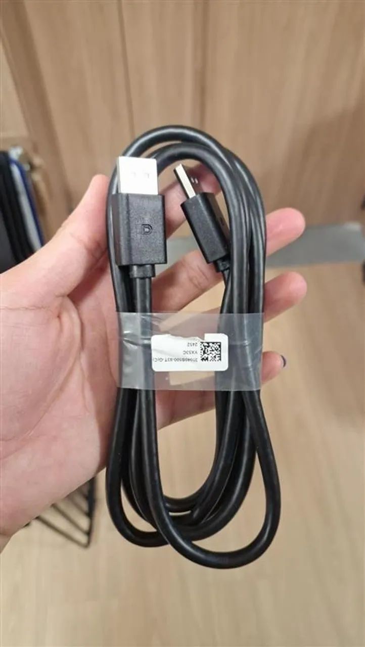 Cabos HDMI e DisplayPort