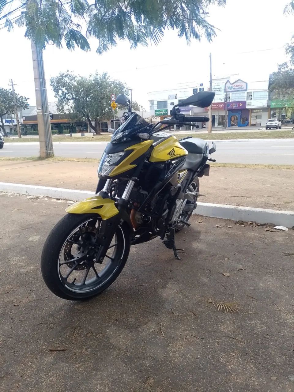Cb 300f 