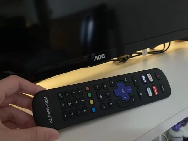 Smart TV 32" AOC Roku TV - Foto 3