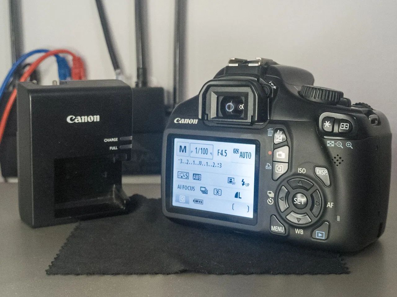 Canon T3 + 18-55mm f/3.5-5.6 IS II - Foto 2