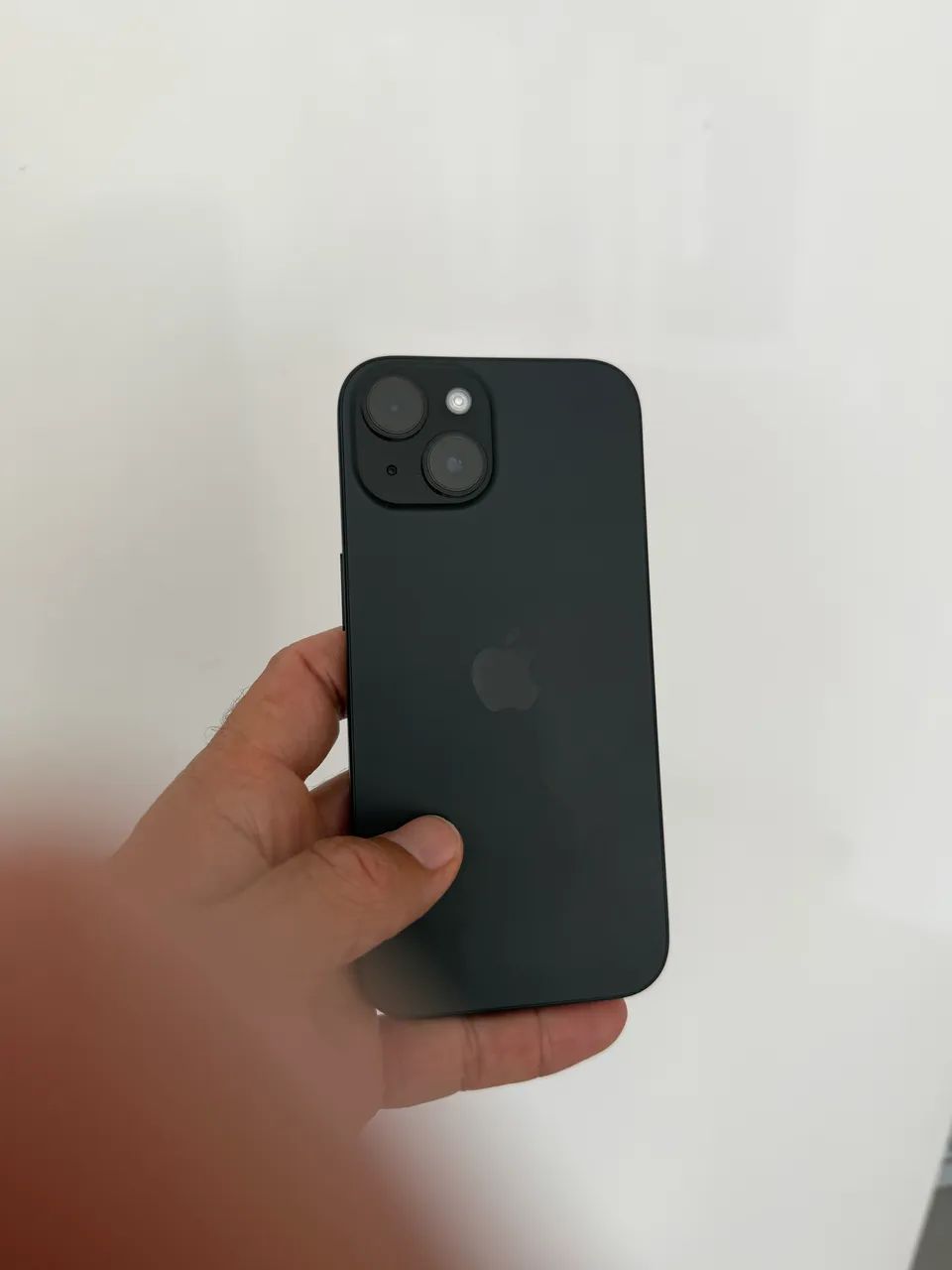 iPhone 15 128 GB, com dois meses de uso, garantia de 10 meses 