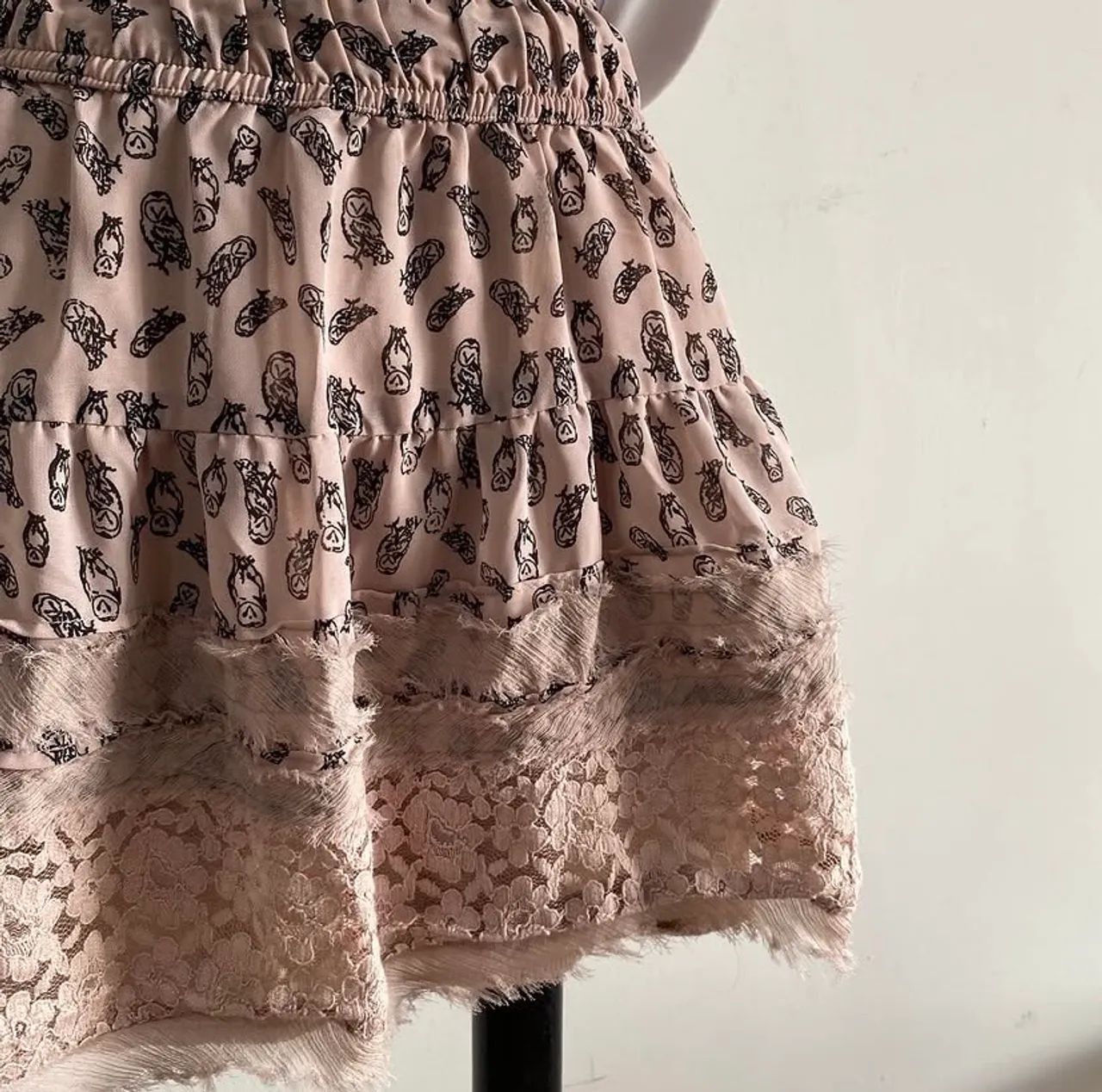 Saia rosa com detalhe em renda - Foto 3