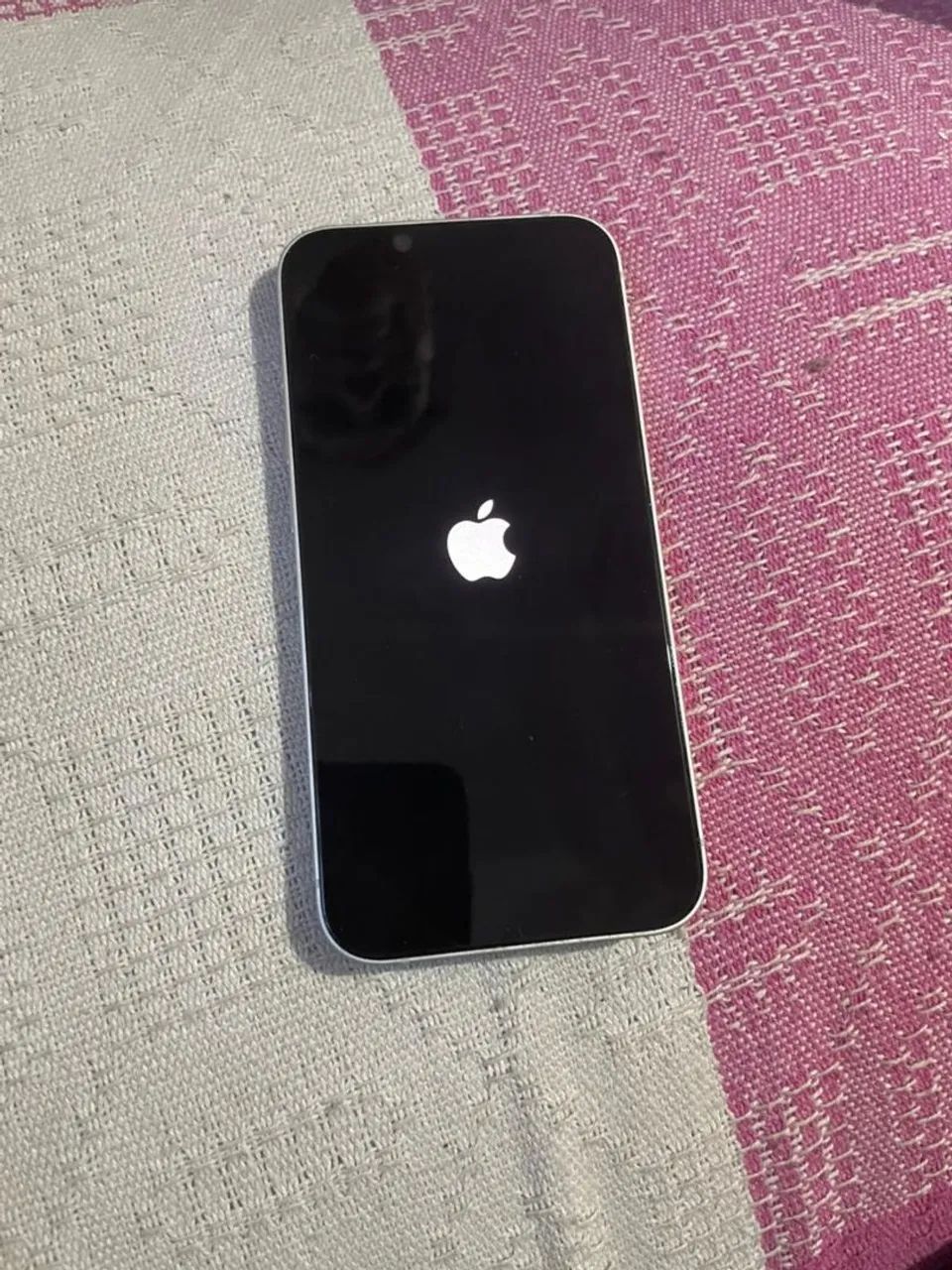 iPhone 16e 4 meses  - Foto 4