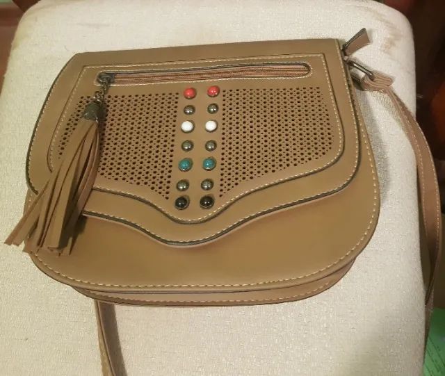Bolsa bege couro sintetico