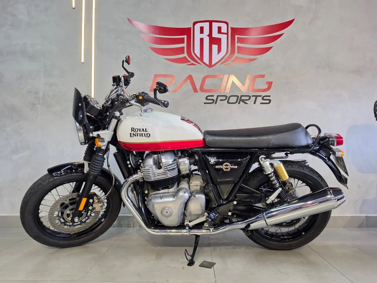 ROYAL ENFIELD Interceptor 650  - 2021 - Foto 2