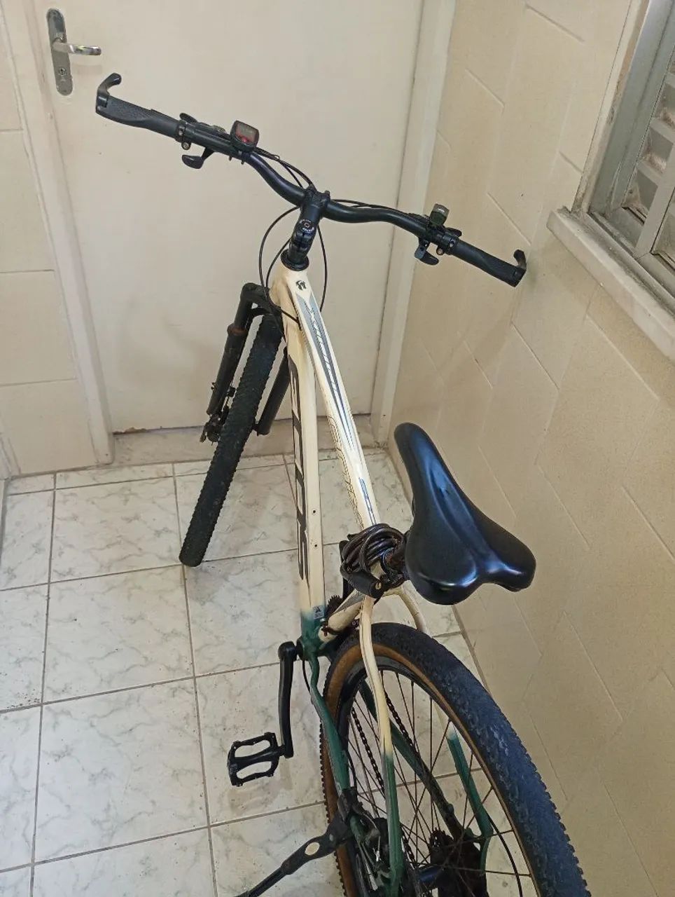 Vende-se bicicleta aro 29 - Foto 4