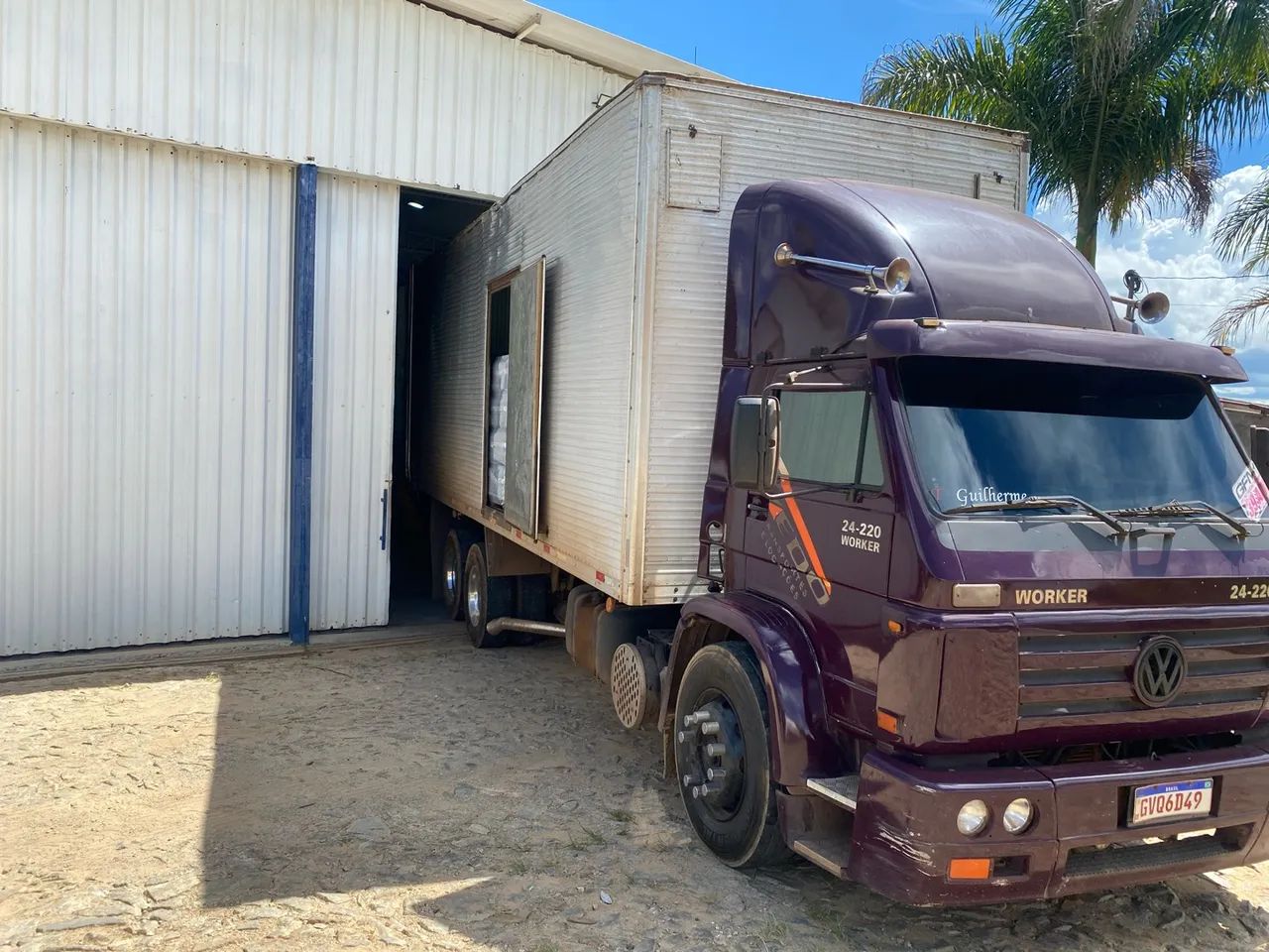Caminhão 24/220