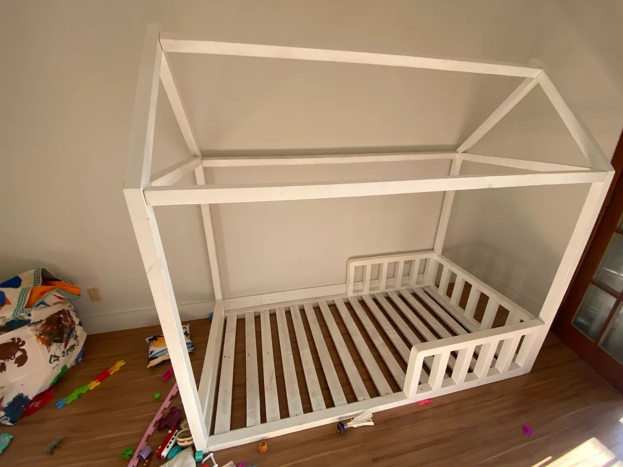 Cama infantil casinha madeira maciça  - Foto 3