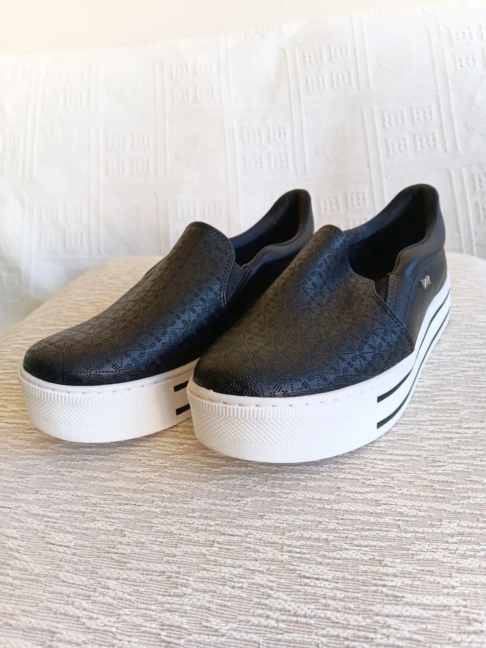 Tênis Preto marca Via Marte - Foto 3