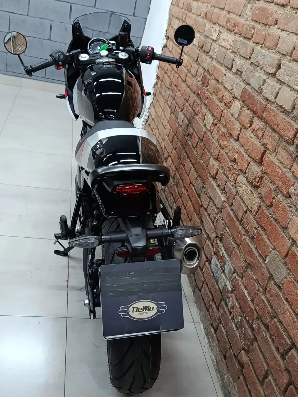 Triumph 400 - Foto 2