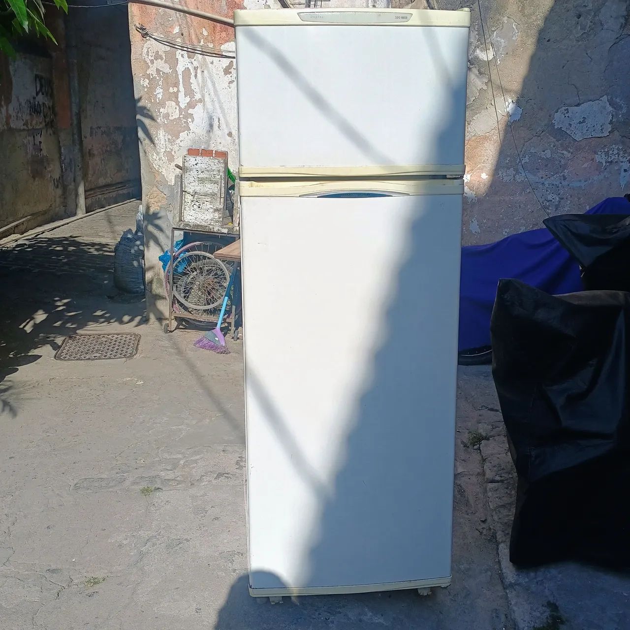 Geladeira com defeito 