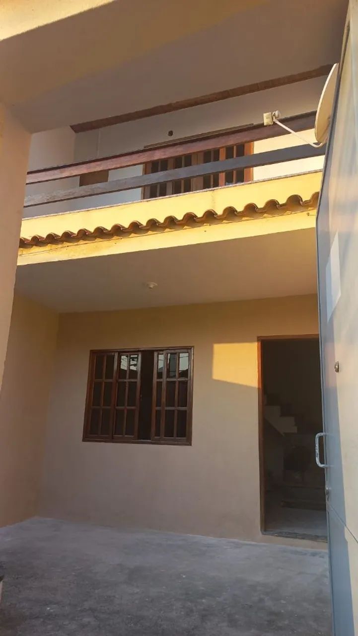 Aluga-se casa duplex de 2 quartos em Realengo 
