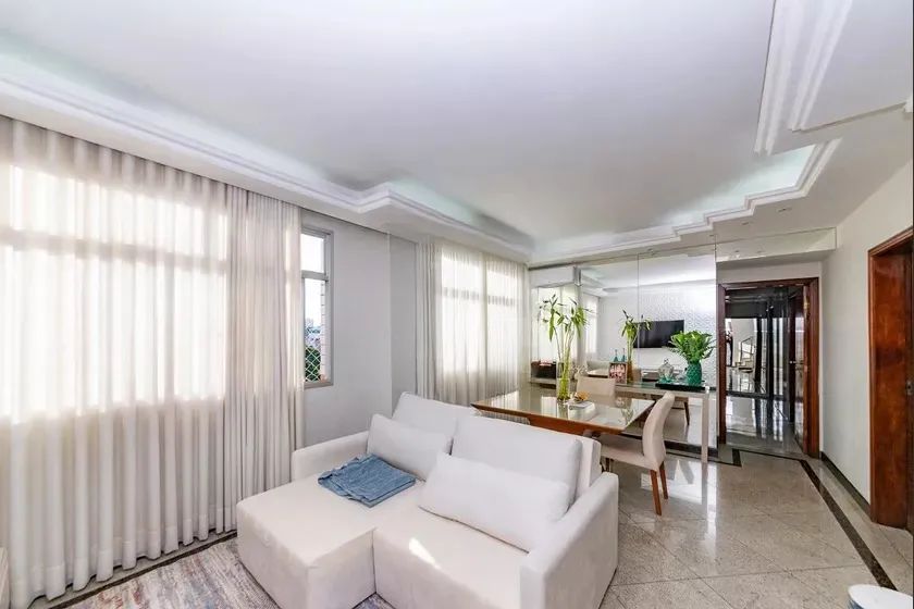 Apartamento à Venda - Coração Eucarístico, 5 Quartos, 282 m2