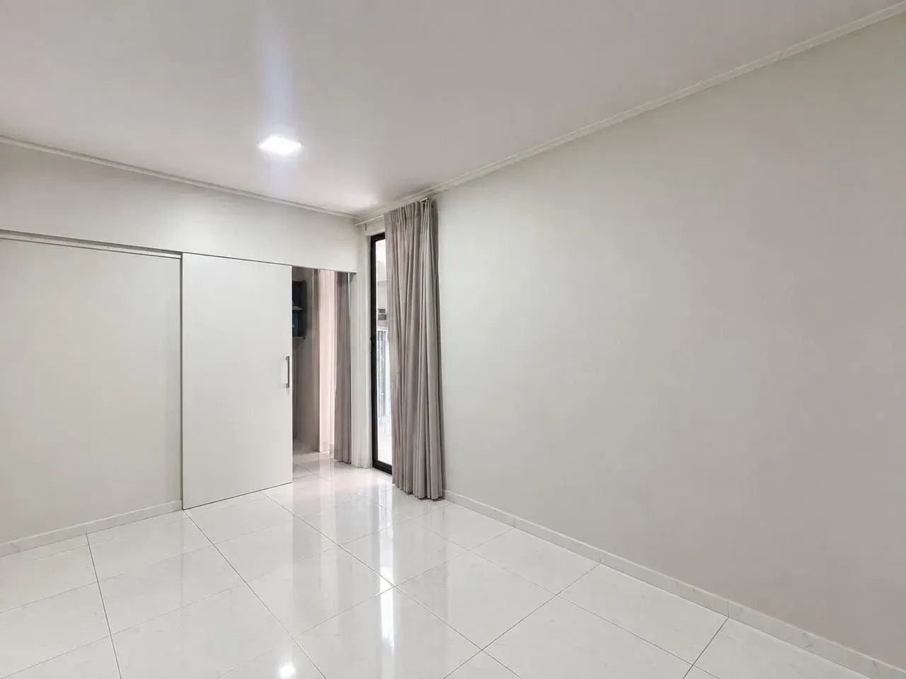 VENDO CASA PRÓXIMO A LIONS COM PISCINA E PLANEJADOS - Foto 3