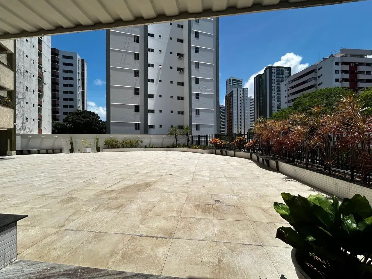 4/4 | 196 m2 | 2 vagas | Pituba - Foto 2