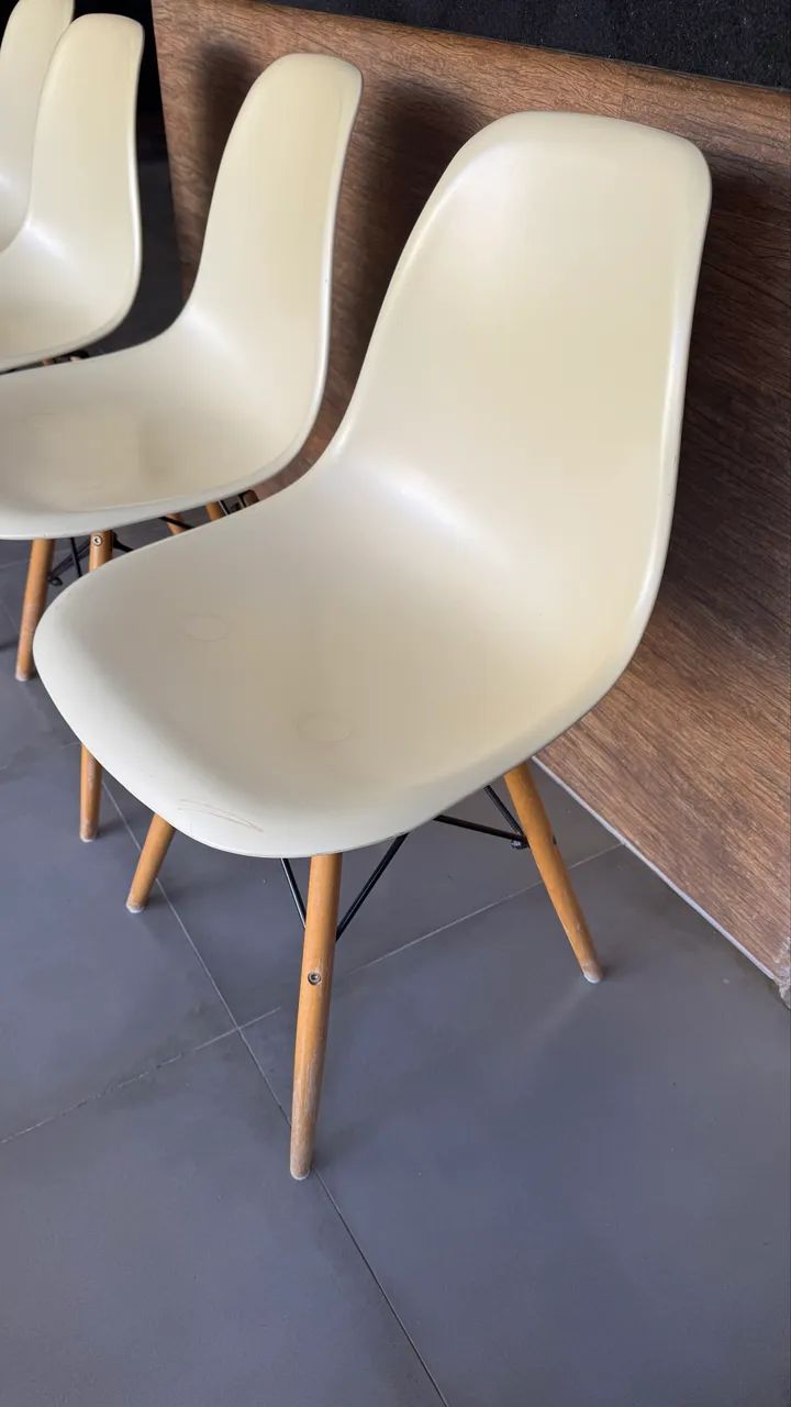 Cadeiras usadas pé palito