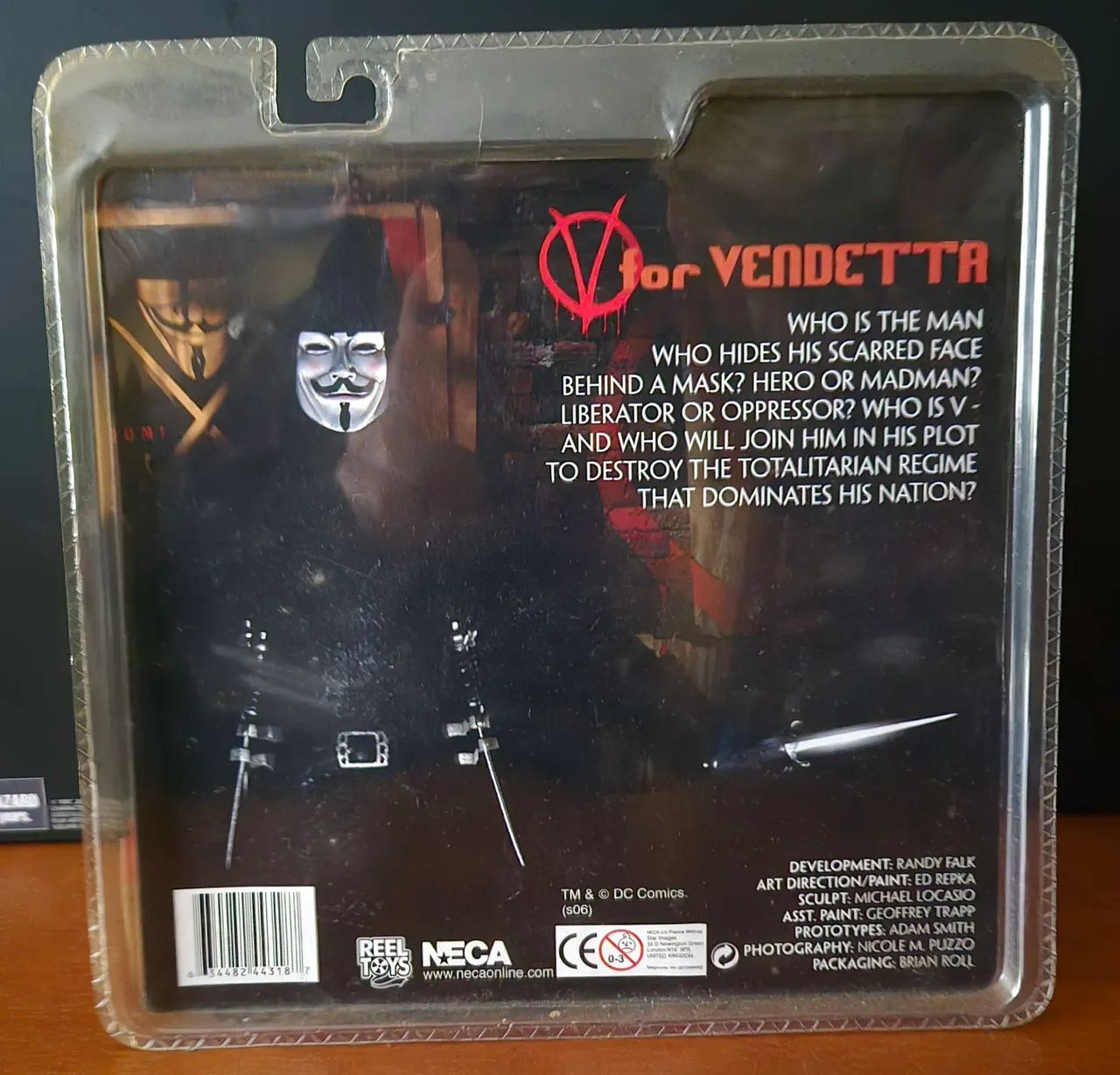 NECA V de vingança (V for Vendetta) lacrado! - Foto 3
