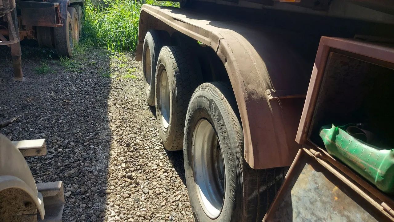  Carreta Caçamba bascula rosseti ano 2000 - Foto 4