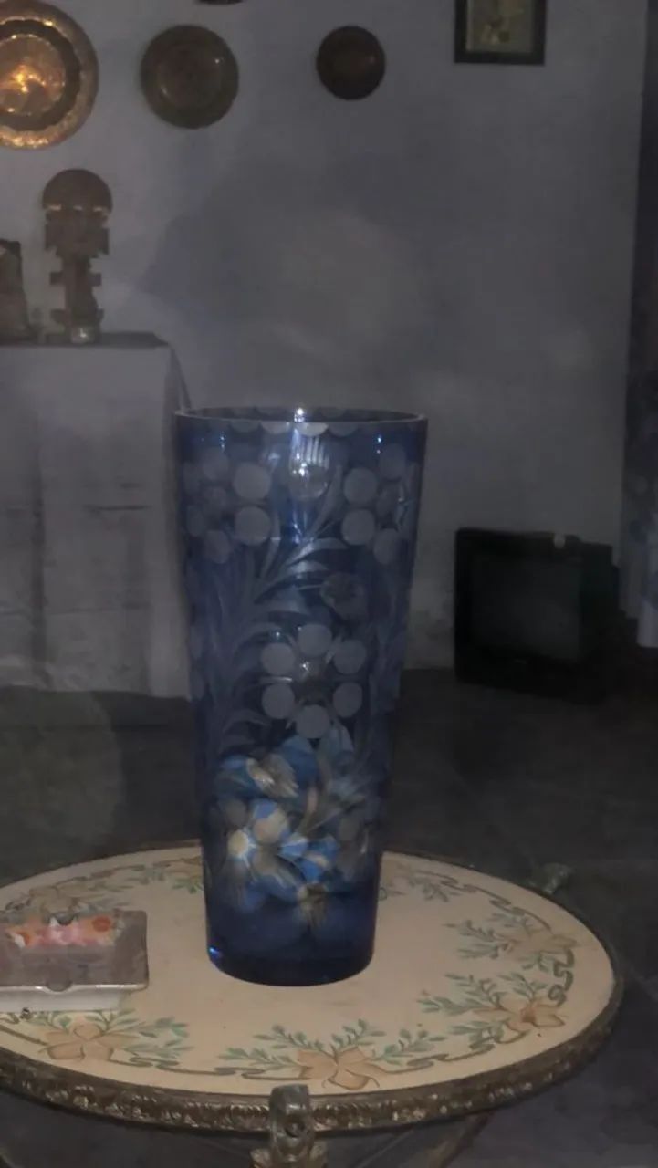 Vaso lapidado azul cobalto