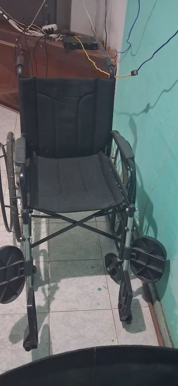 Vendo cadeira de rodas
