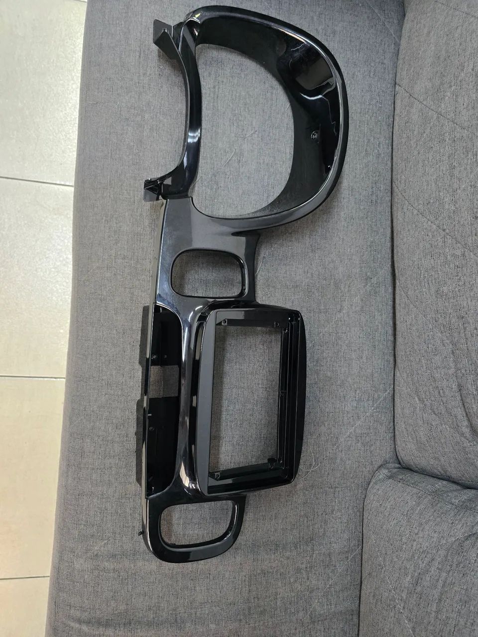 Moldura 9 polegadas fiat mobi black piano - Foto 2