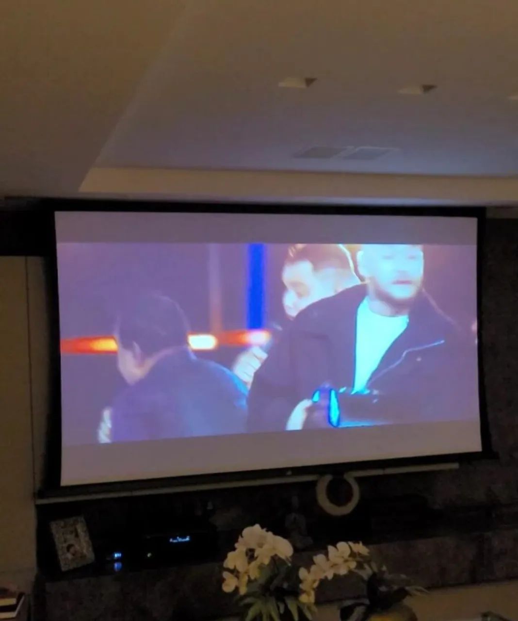 Tela tensionada Gaia 120 polegadas - Foto 2