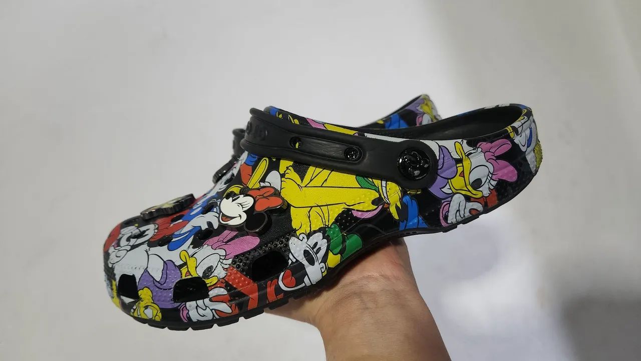 CROCS DISNEY ORIGINAL  - Foto 4