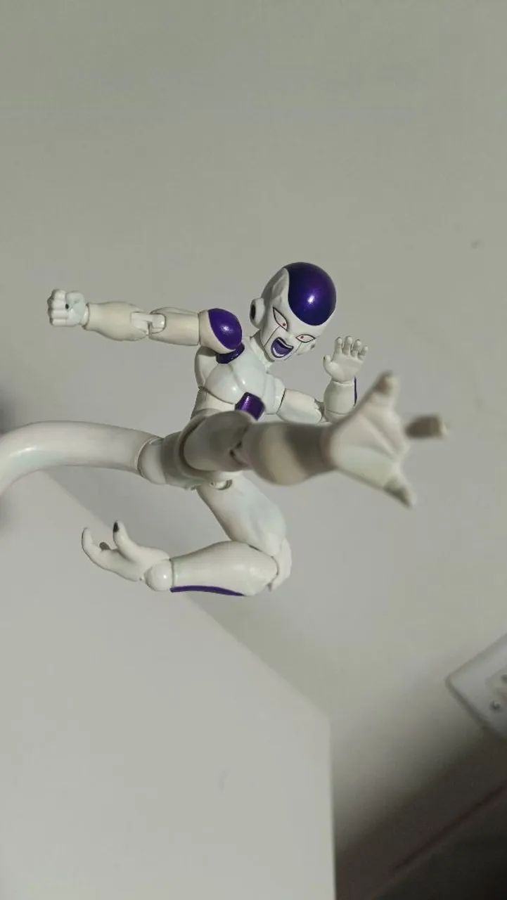 Bandai Sh Figuarts Freeza final form, + brinde.  - Foto 4
