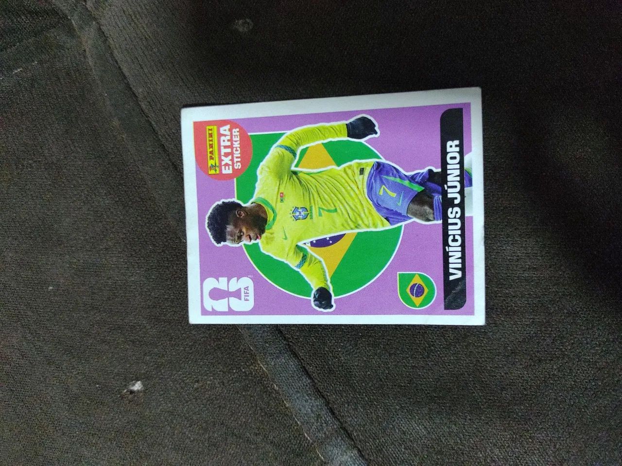 Figurinha legend Cristiano Ronaldo ouro e Vinícius Junior bordo  - Foto 3